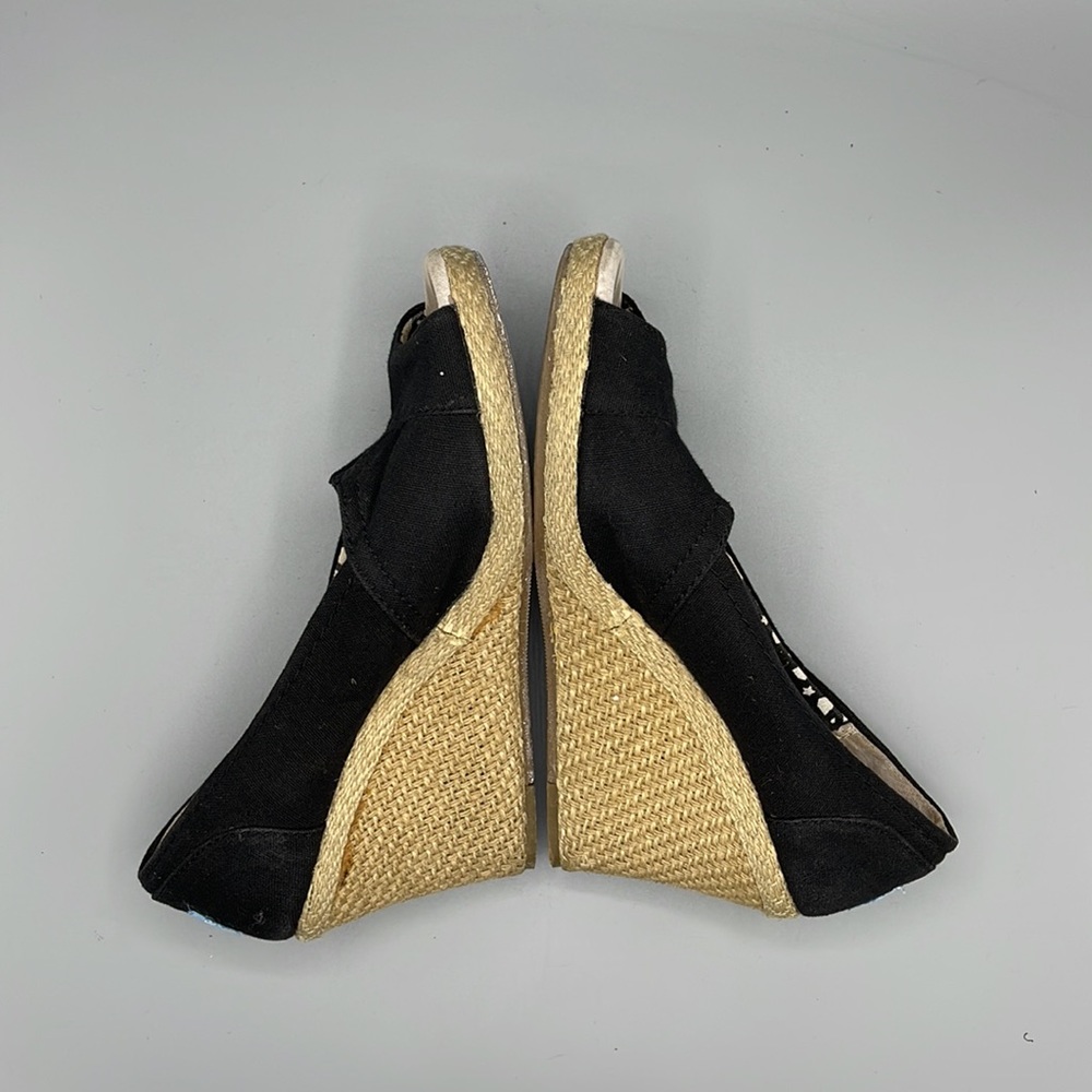 TOMS black canvas peep toe Espadrille wedges Sz W6.5